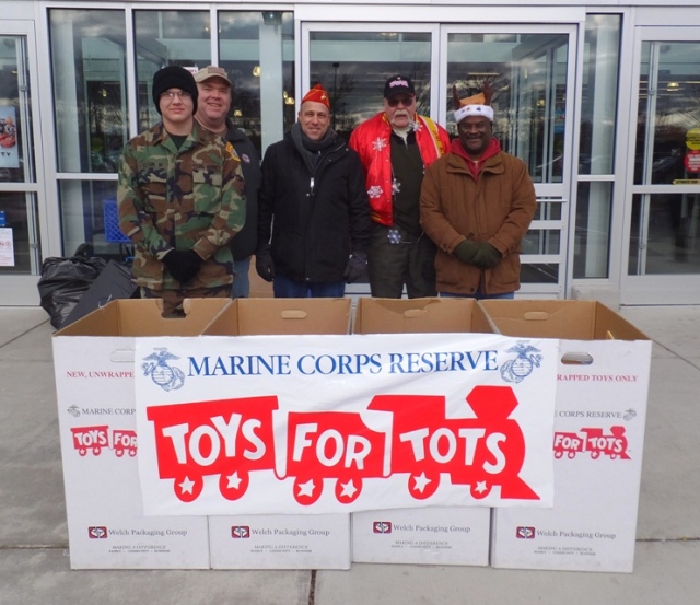 Detachment members and member of the Young Marines in front of Toys-R-Us in Columbia